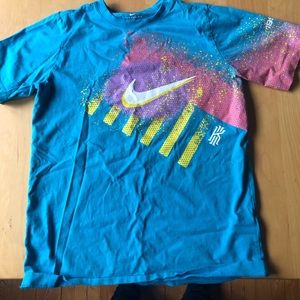 near mint condition graffiti Kyrie t shirt